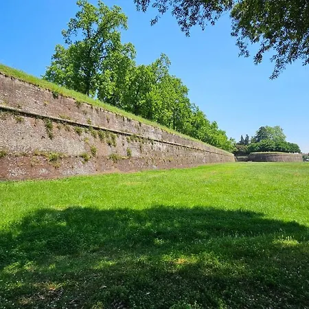 Lucca Walls Dream - Air Cond - Wi-Fi - Panoramic In Front Of The Historical Walls - Exterior photo