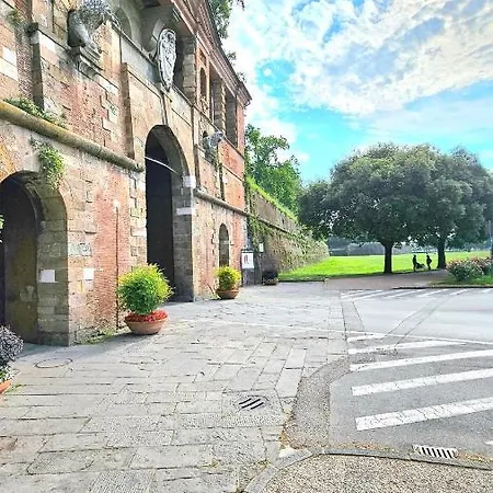 Lucca Walls Dream - Air Cond - Wi-Fi - Panoramic In Front Of The Historical Walls - Exterior photo